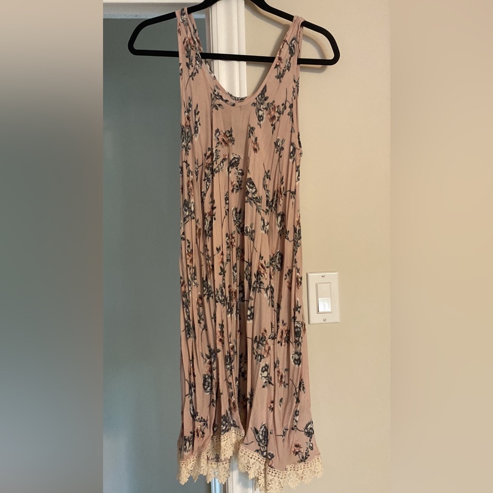 NWOT Chris & Carol Lace Trim Dress